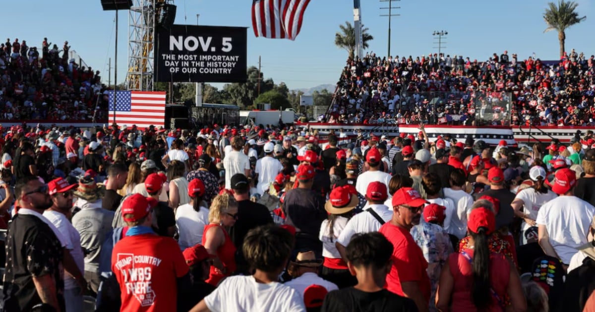 Man arrested near Trump rally in California faces gun charges