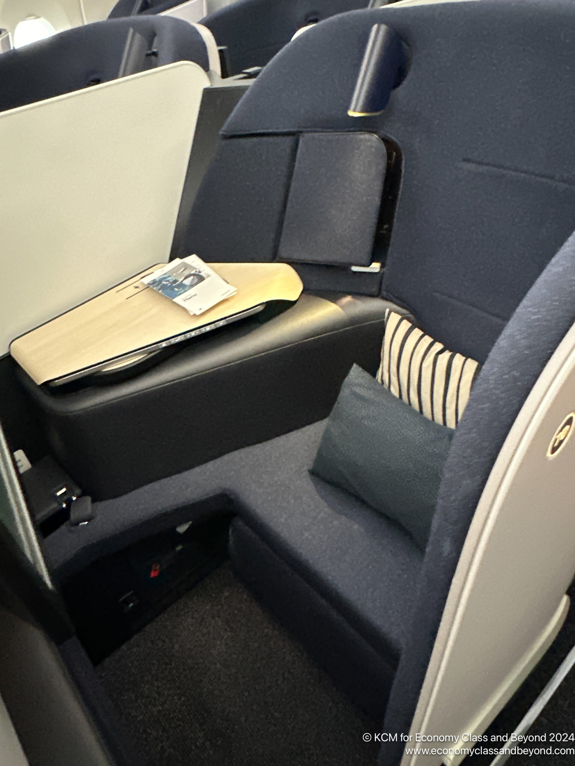 TRIP REPORT: Finnair AY142 Bangkok Suvarnabhumi to Helsinki (BUSINESS CLASS)