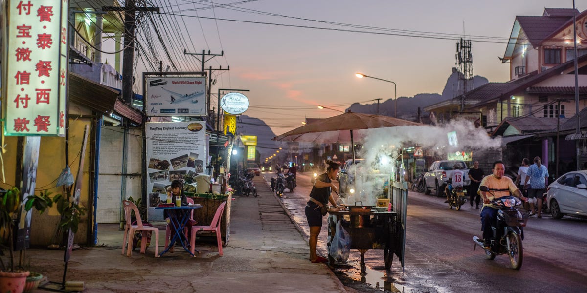 5 tourists have died from drinking tainted alcohol in Laos