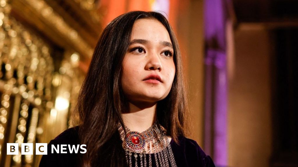 'Don't forget us': Teenage refugee reminds Gen Z of silenced Afghan girls