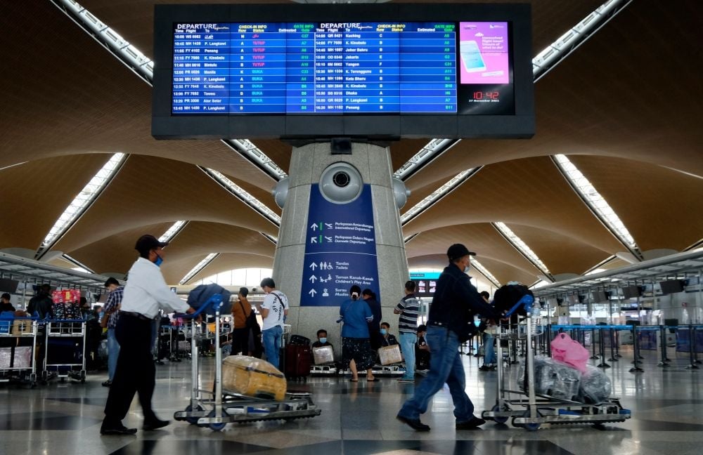 Foreigner dies while in custody at KLIA