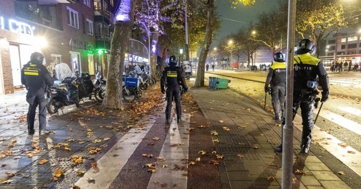 Amsterdam riot police make arrests following soccer violence