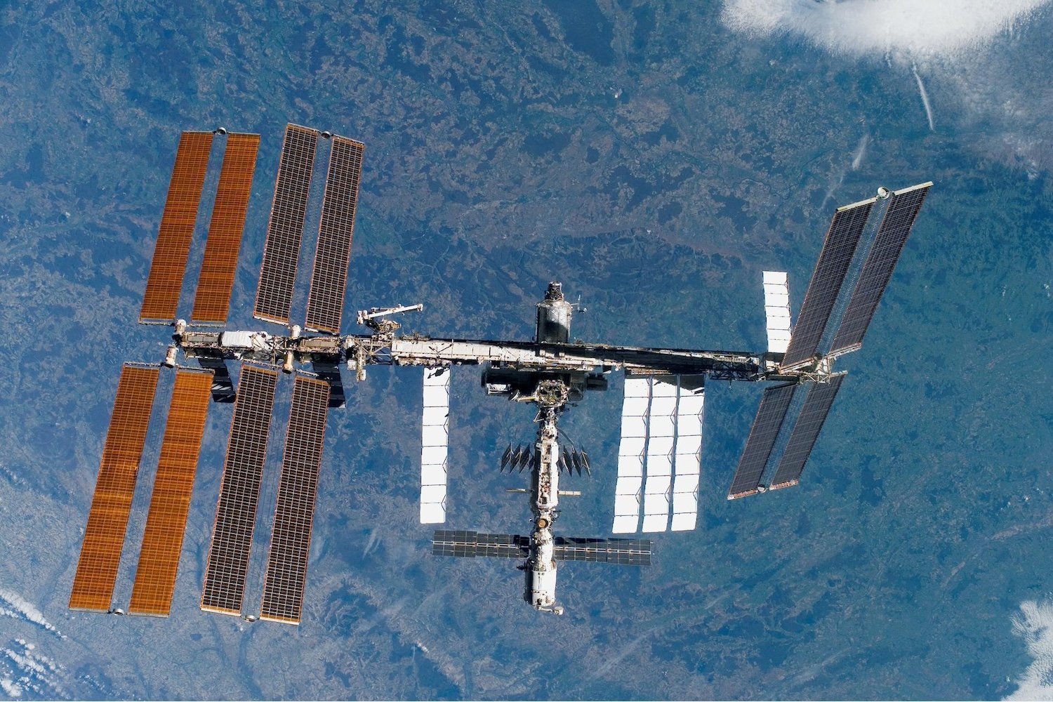 The ISS Is Leaking Air—And NASA and Russia Can’t Agree Why