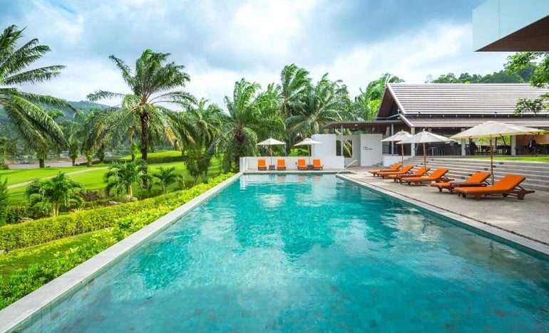 High Season 2025: well-rated 4* Tinidee Golf Resort Phuket in Thailand for €44/double