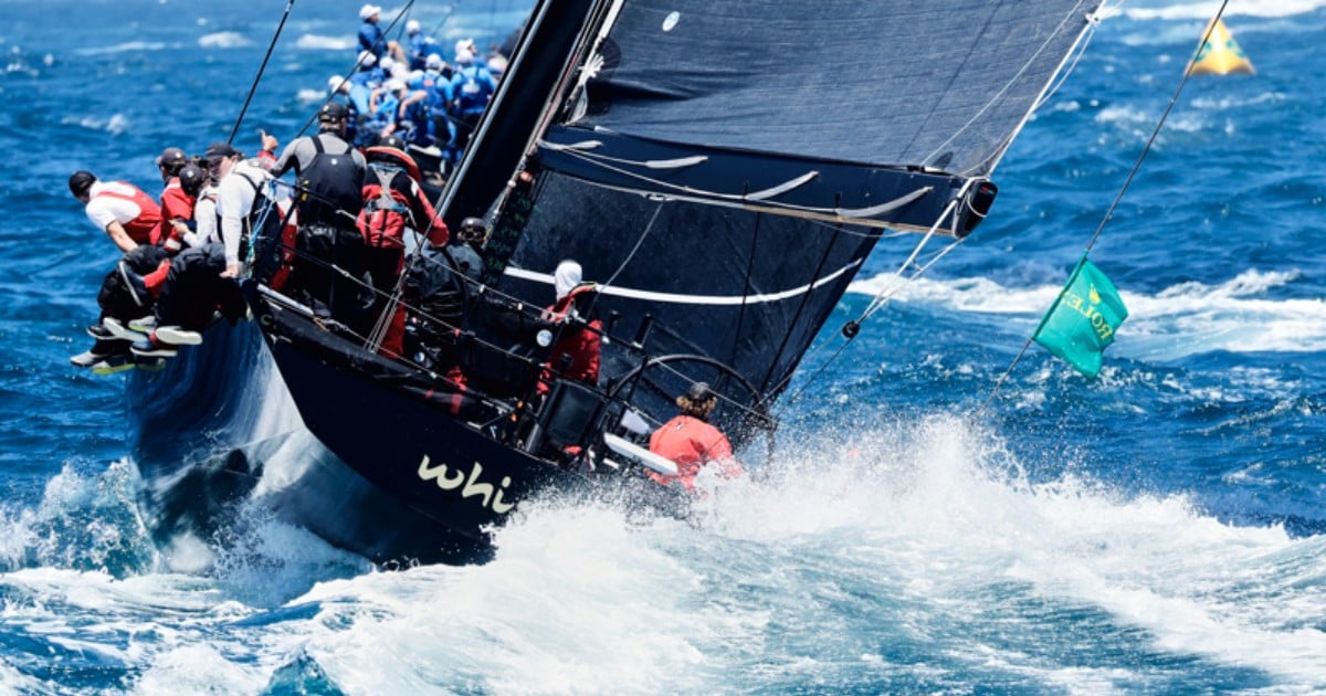 2 dead after being struck by sail booms in Sydney to Hobart race