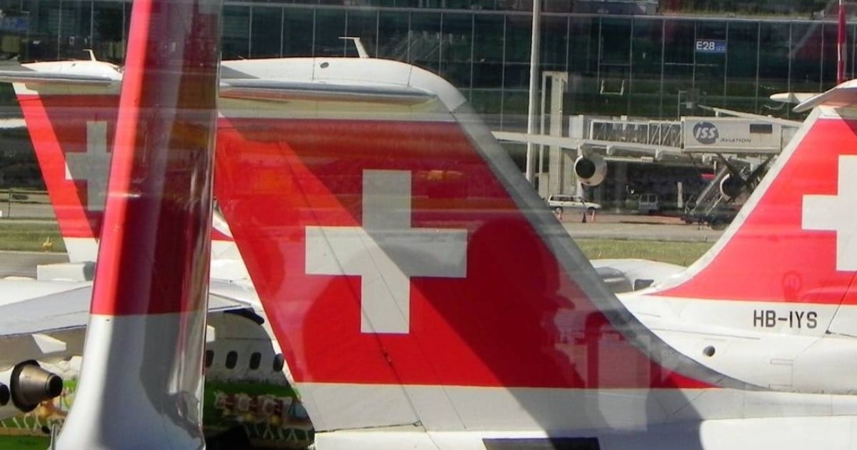 Swiss cabin crew member dies after flight with smoke problems