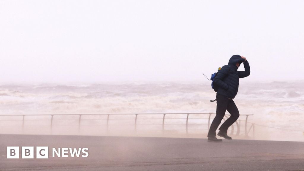 Strong wind warnings continue in wake of Storm Darragh