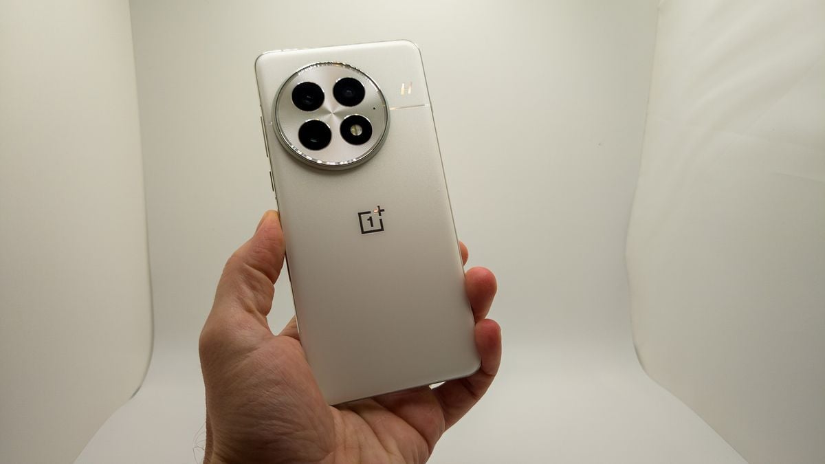 Best Buy really wants to give you $100 to buy the OnePlus 13 — here's why you should consider it