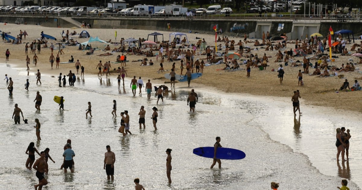 Australia PM wades into debate over new beach 'chope' practice